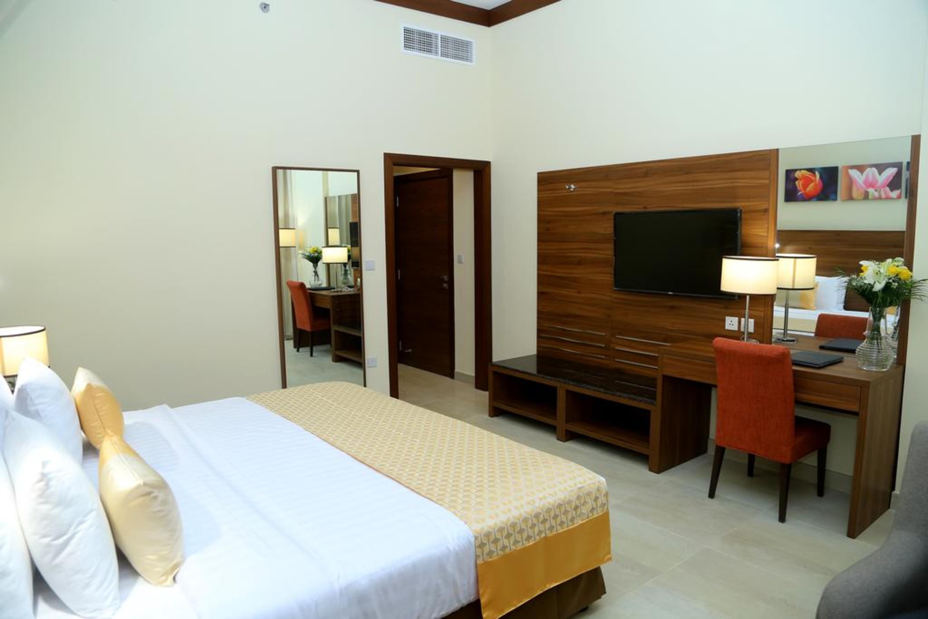 Tulip Al Barsha Hotel Apartment Dubai Exterior foto