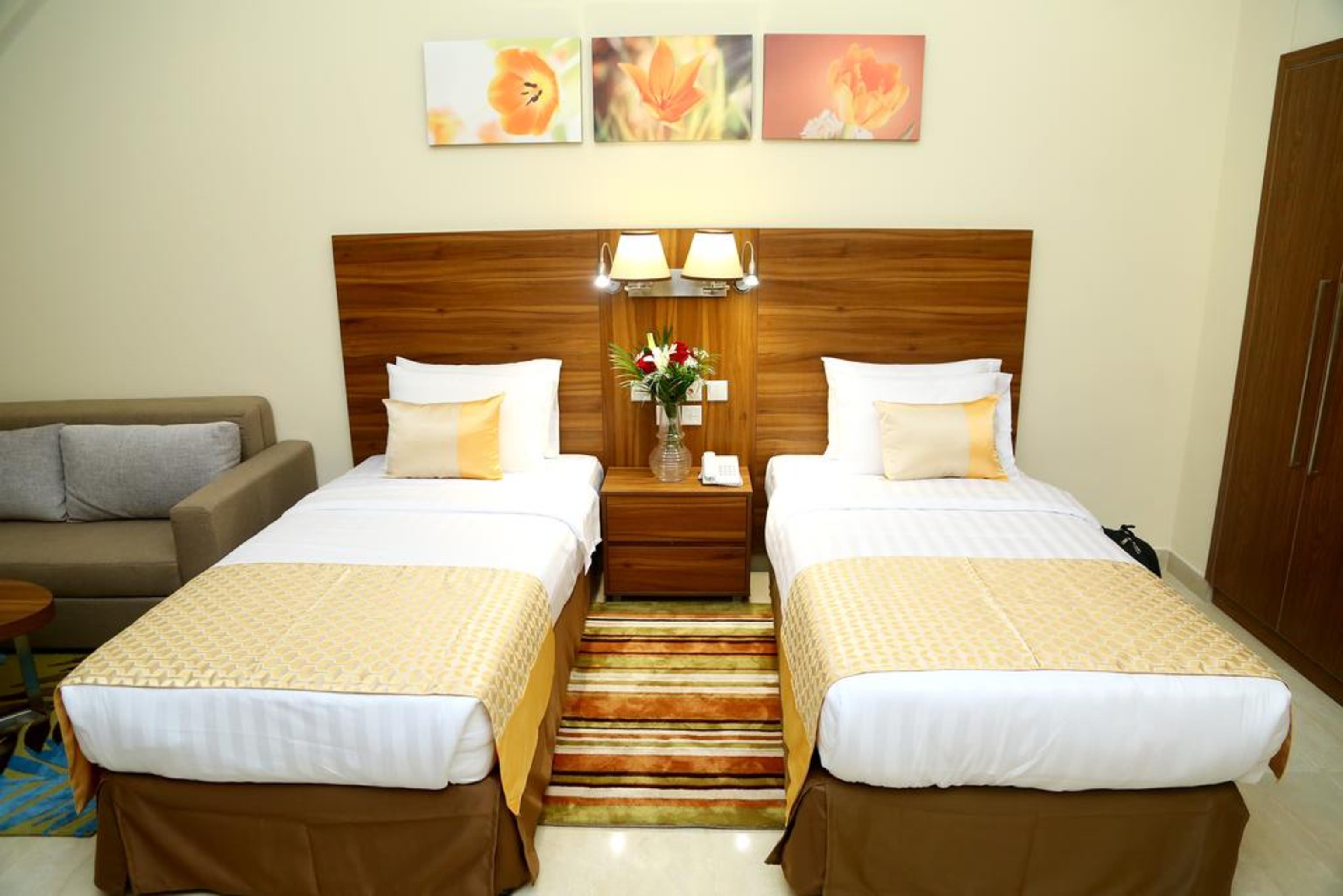 Tulip Al Barsha Hotel Apartment Dubai Exterior foto